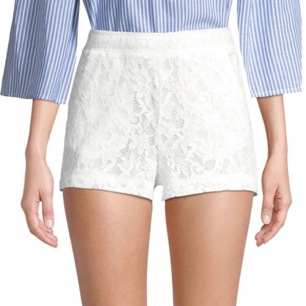 BCBGMAXAZARIA Brayden White Lace Short